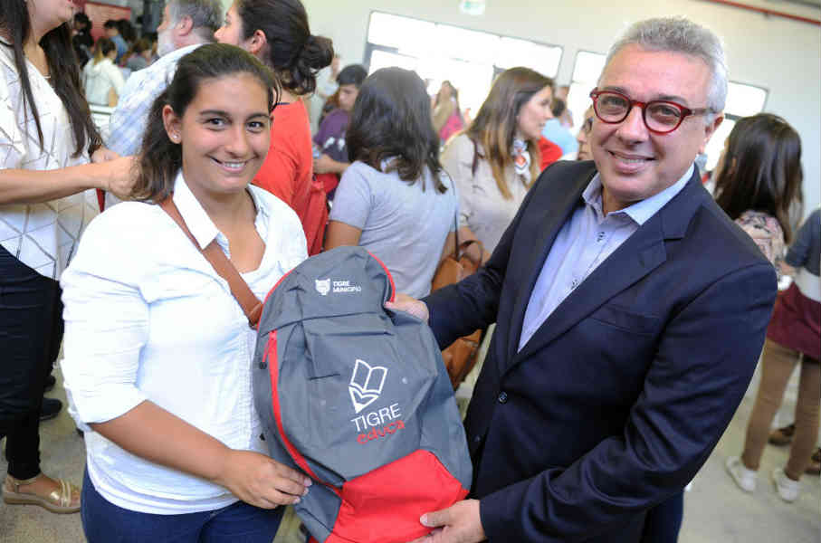 Julio Zamora en el marco de la apertura de la inscripción al programa 