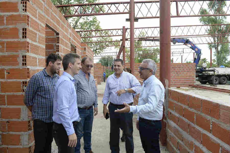 Julio Zamora supervisó el avance de obras del Hospital de Diagnóstico Inmediato de Benavídez