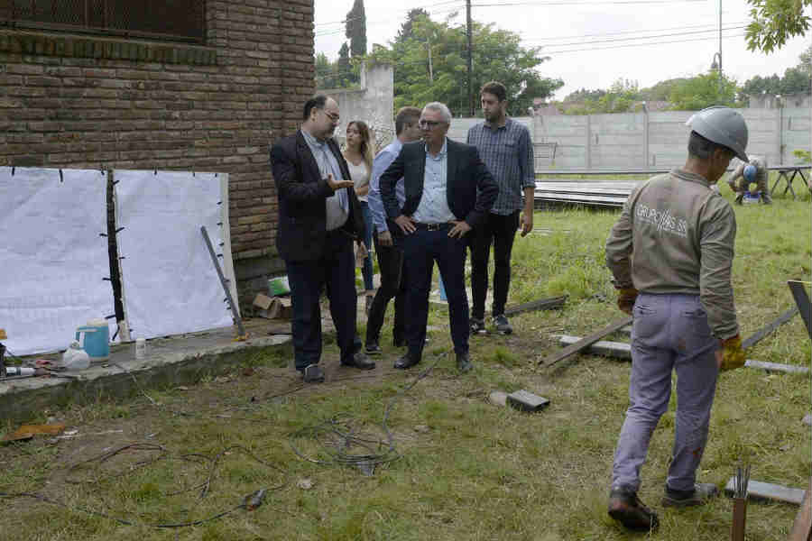 Julio Zamora recorrió las obras de la Escuela Técnica N°3 de Benavídez