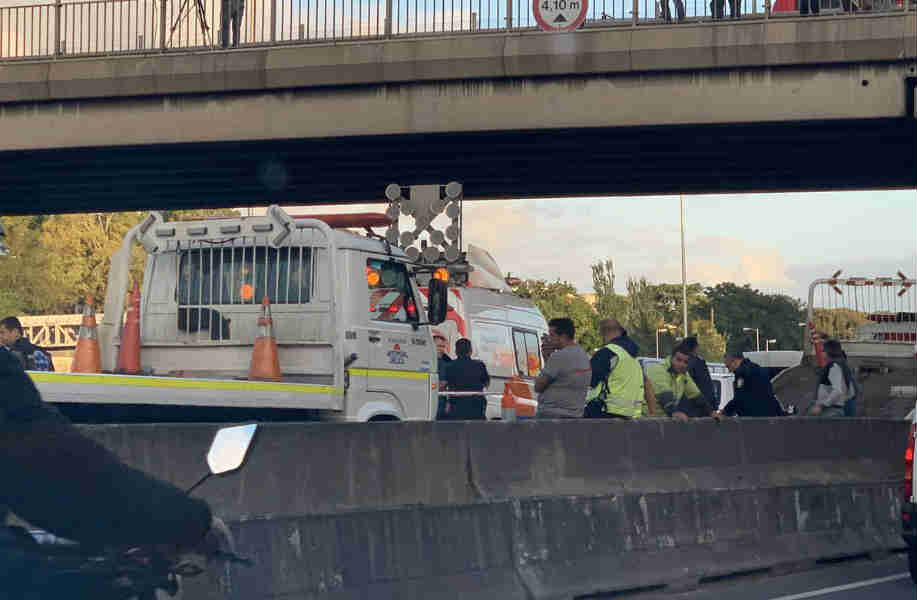 Dos muertos en dos choques múltiples sobre la autopista Panamericana ()