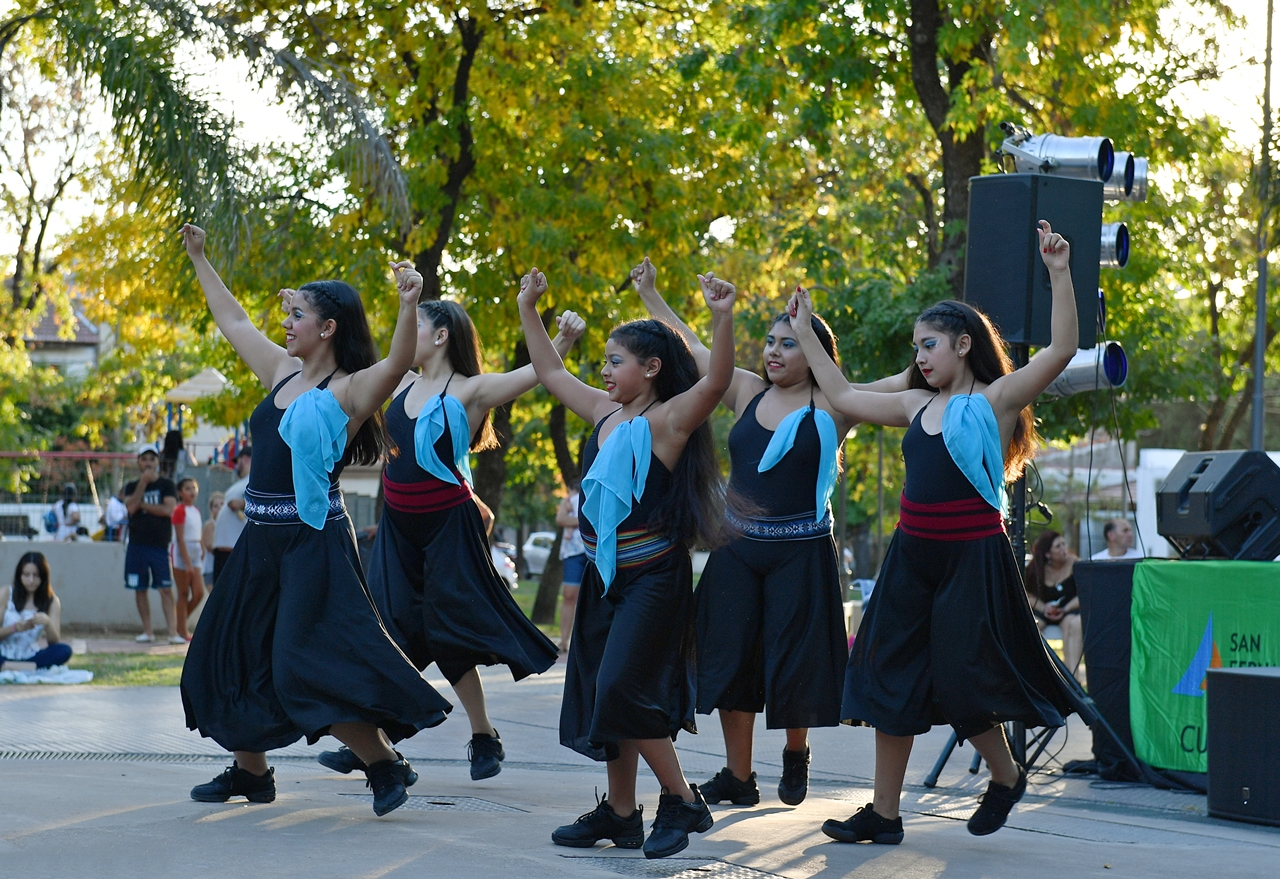 San Fernando realizó una inolvidable peña folclórica a cielo abierto