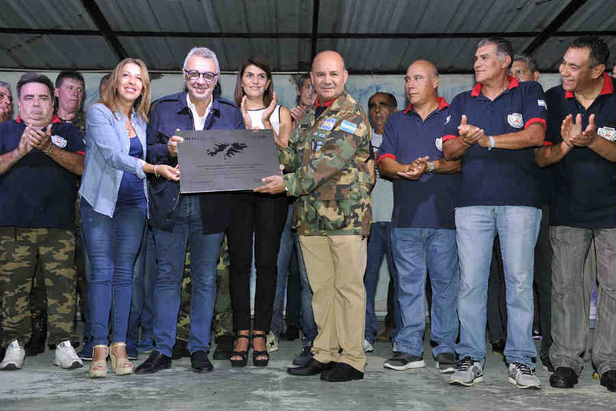 Emotiva vigilia En Tigre en homenaje a los héroes de Malvinas