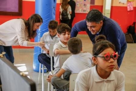 El intendente Jorge Macri, acompañado por la secretaria de Desarrollo Social, Soledad Martínez, inauguró la edición 2019 del programa “Ver para Crecer”