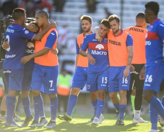 Tigre descendió a pesar de ganarle a River