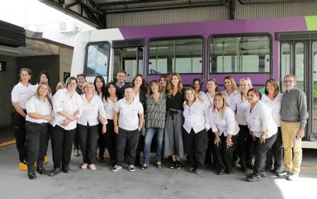 El intendente Jorge Macri, junto a la primera dama, Juliana Awada y la Ministra de Desarrollo Social y Salud de la Nación, Carolina Stanley, recorrieron las instalaciones del Transporte Bicentenario, ubicada en Florida Oeste.
