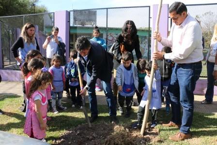Alumnos de San Isidro plantarán árboles en todo el distrito