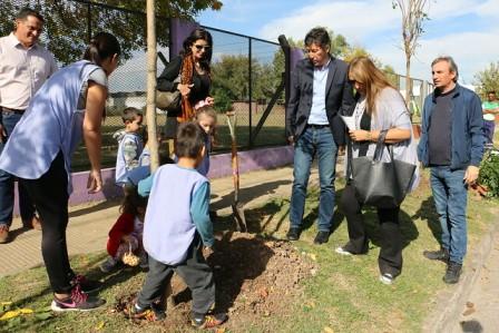 Alumnos de San Isidro plantarán árboles en todo el distrito
