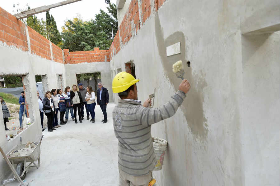 Julio Zamora supervisó la construcción del primer jardín maternal municipal en Don Torcuato