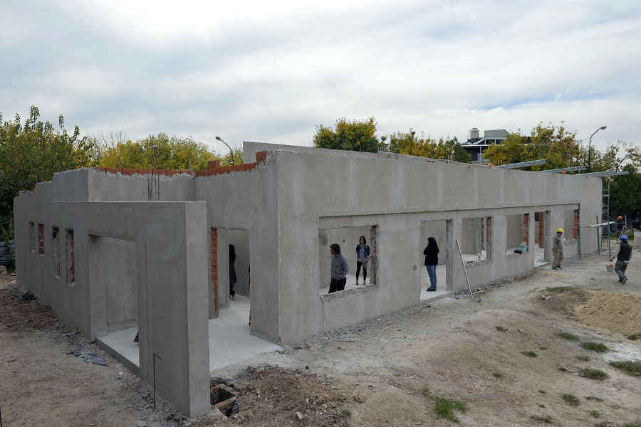 Julio Zamora supervisó la construcción del primer jardín maternal municipal en Don Torcuato