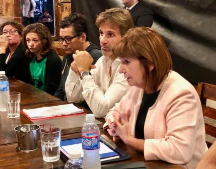  Patricia Bullrich y Segundo Cernadas se reunieron con vecinos de Don Torcuato