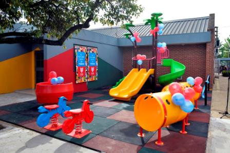  Julio Zamora, criticó la falta de compromiso del gobierno provincial con la educación pública y el abandono en salud y seguridad. Fue durante la inauguración de los nuevos juegos del jardín N°927.