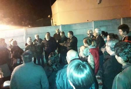 La reunión organizada por los vecinos Alejandro labraga, Humberto Meringolo y Daniel Ibáñez, se realizó el pasado martes 30 de abril en la esquina de Patagonia y O’ Higgins.
