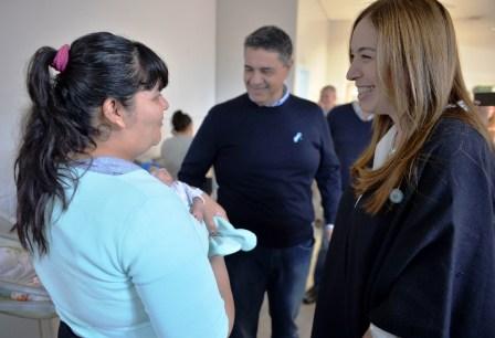 La gobernadora de la provincia de Buenos Aires, María Eugenia Vidal, visitó una maternidad del partido de Vicente López donde se reunió con beneficiarios del programa “Garantizar tu Identidad”, impulsado por el Gobierno bonaerense.
