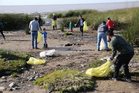 Se realizó una nueva jornada de limpieza del río en San Isidro