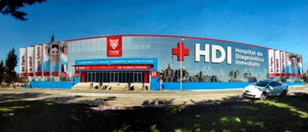 Acompañado por su equipo de trabajo, el intendente de Tigre, Julio Zamora, supervisó las tareas de la etapa final del Hospital de Diagnóstico Inmediato (HDI) de Don Torcuato. Es el segundo de un total de tres que impulsa el municipio con fondos propios.
