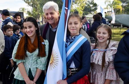 San Fernando festejó el Día de la Patria con el Dúo Coplanacu y miles de vecinos