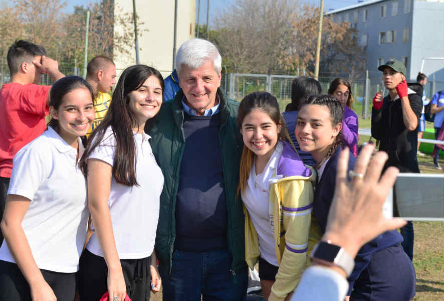 Andreotti lanzó las Olimpiadas Intercolegiales Municipales con 2 mil alumnos