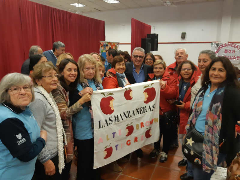 Julio Zamora destacó la labor social en los barrios de más de 500 trabajadoras vecinales