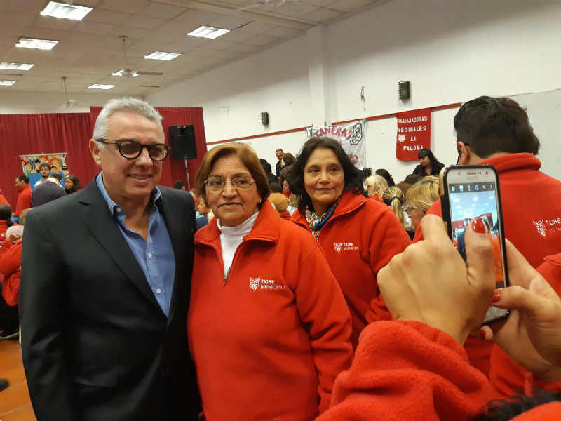 Julio Zamora destacó la labor social en los barrios de más de 500 trabajadoras vecinales