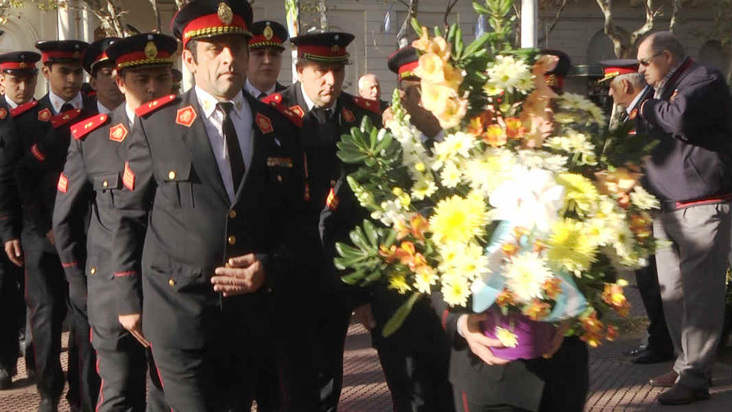 Luis Andreotti homenajeó a los Bomberos Voluntarios de San Fernando en su día