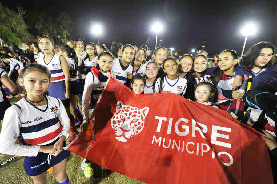 El Tigre Rugby Club inauguró su nueva cancha de hockey sintético