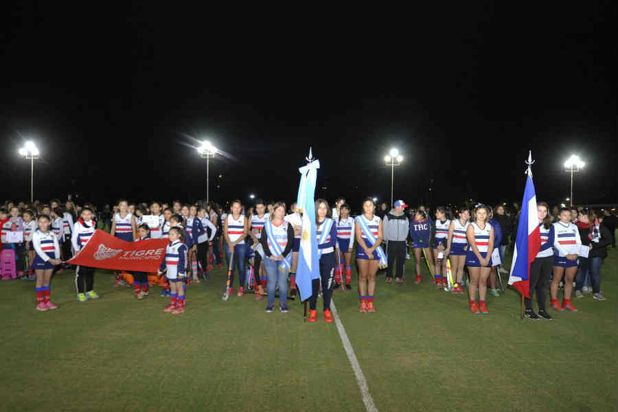 El Tigre Rugby Club inauguró su nueva cancha de hockey sintético