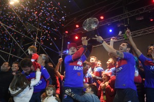 Multitudinario festejo de Tigre en Victoria para celebrar el primer título de su historia () Multitudinario festejo de Tigre en Victoria para celebrar el primer título de su historia ()