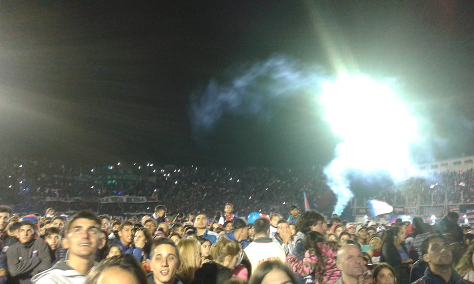 Multitudinario festejo de Tigre en Victoria para celebrar el primer título de su historia () Multitudinario festejo de Tigre en Victoria para celebrar el primer título de su historia ()