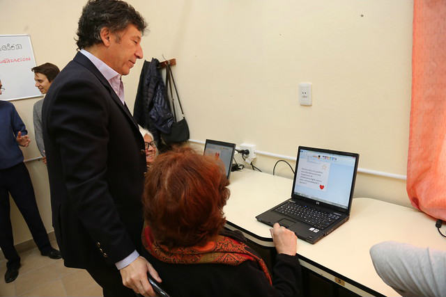 San Isidro: nueva sala de alfabetización digital para adultos mayores