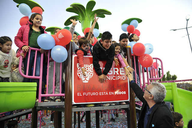 Julio Zamora reinauguró la Plaza de las Américas en Benavídez