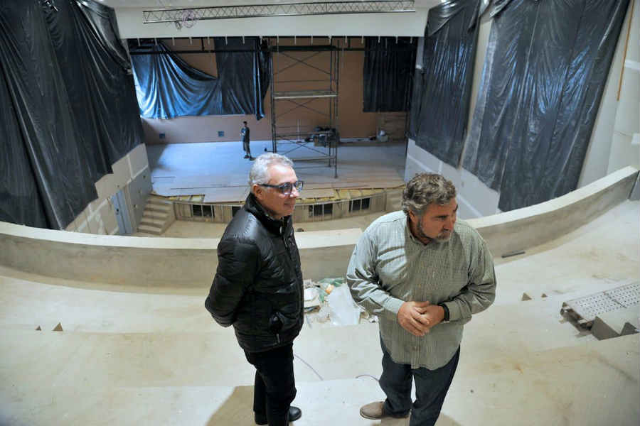 El intendente de Tigre, Julio Zamora, recorrió las instalaciones del Fórum Cultural, ubicado en Ituzaingó al 1700. Allí destacó la importancia del espacio para la difusión de la cultura y el trabajo de artistas del distrito.