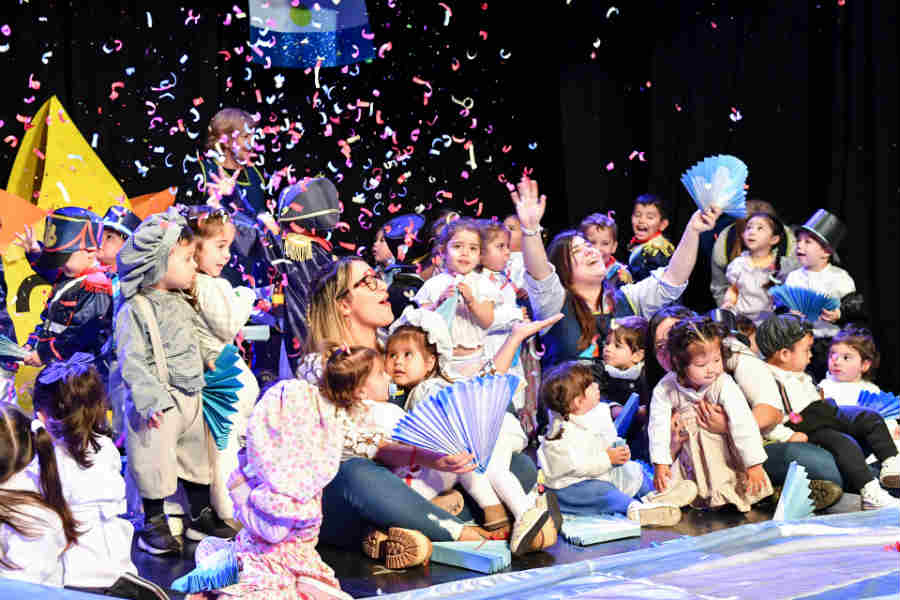 Andreotti participó del acto de los Jardines Maternales Municipales por el Día de la Bandera en San Fernando