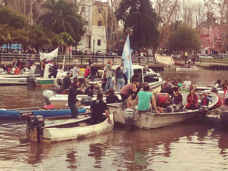 Pre candidatos del Frente de Todos en San Fernando acompañaron el reclamo contra el tarifazo del trasporte isleño