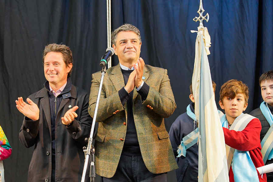 Más de 40 escuelas del partido participaron del acto de promesa a la bandera en Tecnópolis (Avenida de los Constituyentes y Av. Gral. Paz), junto al intendente Jorge Macri y el Director General de Cultura y Educación de la Provincia de Buenos Aires, Gabriel Sánchez Zinny.
