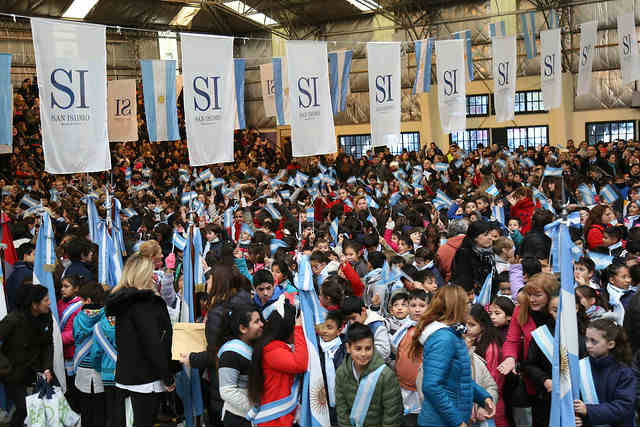 Más de 2 mil alumnos prometieron Lealtad a la Bandera en San Isidro