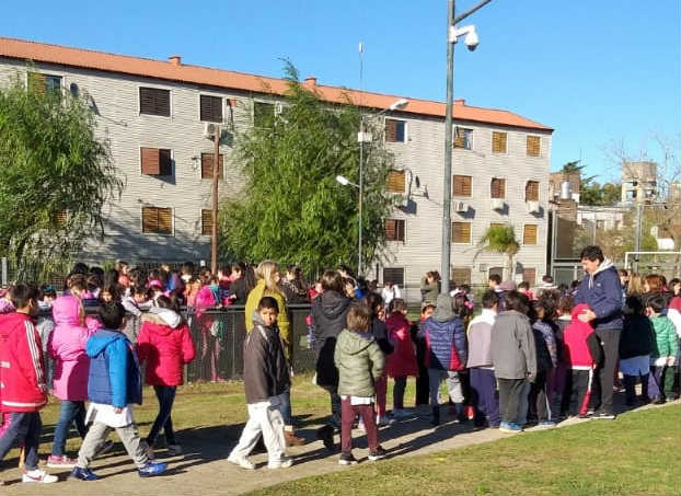 El Municipio de San Fernando realizó un simulacro de evacuación en la Escuela Nº 17 de Victoria