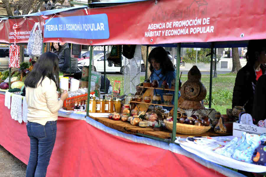 Más vecinos de Tigre centro conocieron el Mercado de Productores de la Economía Popular