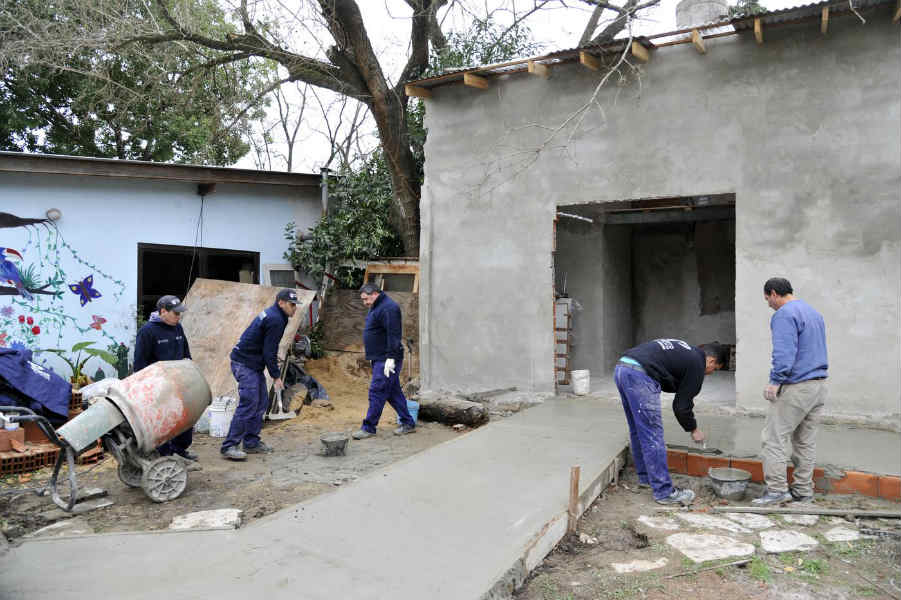 Tigre construye un ropero comunitario para el Centro de Infancia 