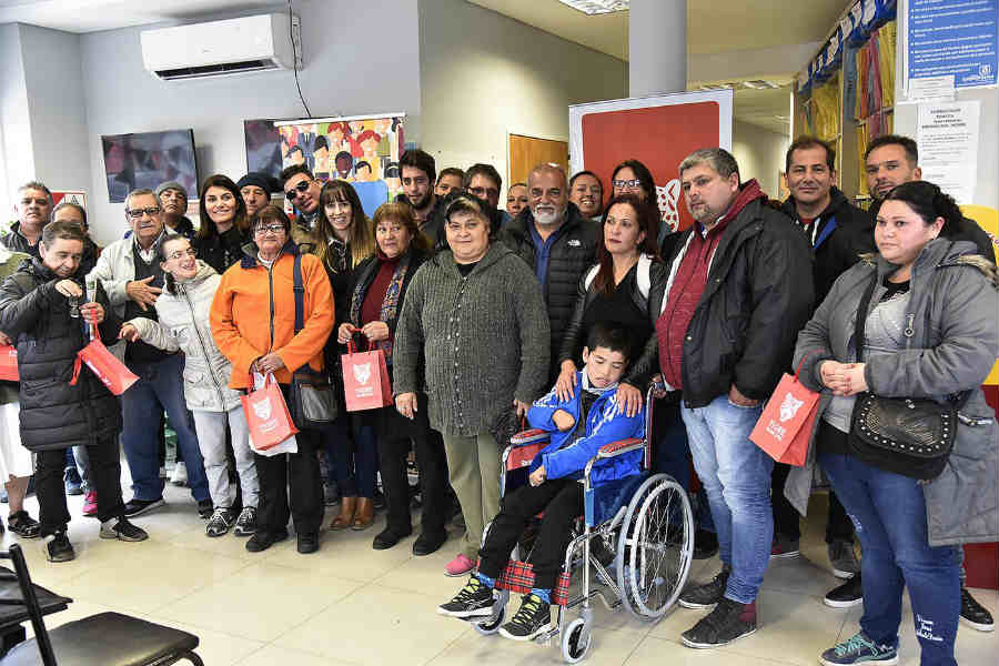 Tigre entregó anteojos a más de 130 vecinos del distrito