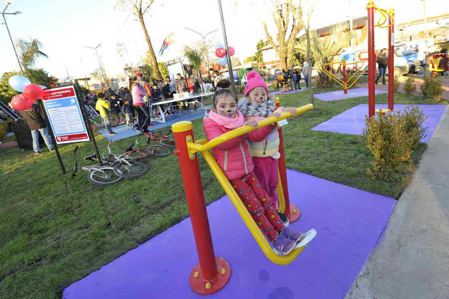 Inauguración de los nuevos juegos y remodelación de la plaza N°39 “San Francisco” en el barrio Almirante Brown de El Talar