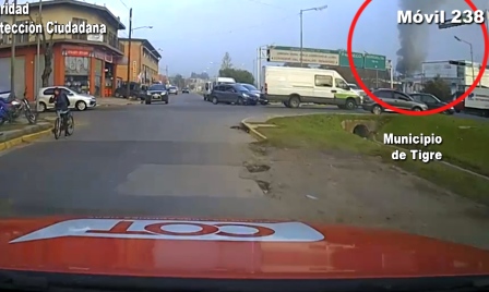 Bomberos de Tigre controlan un  Impactante incendio en una casa de Troncos del Talar