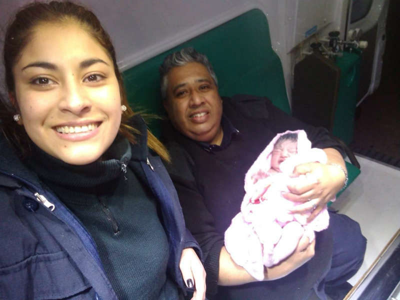 Policías parteros ayudaron a dar a luz a una mujer en Pilar