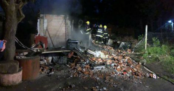 Cinco menores de entre 4 y 15 años fallecieron esta madrugada tras incendiarse la casa en donde vivían en el partido bonaerense de Pilar.
