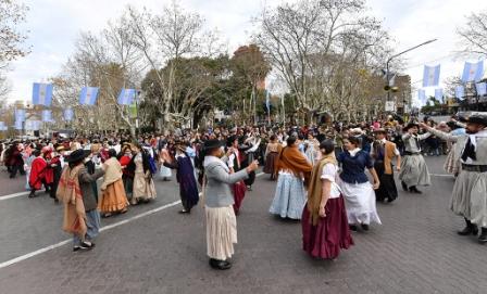 Luis Andreotti encabezó los festejos por Día de la Independencia en San Fernando