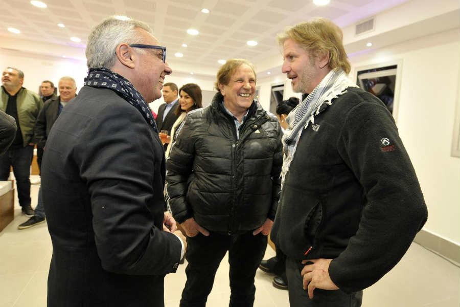 Julio Zamora inauguró el Teatro Municipal en Benavídez Julio Zamora inauguró el Teatro Municipal en Benavídez