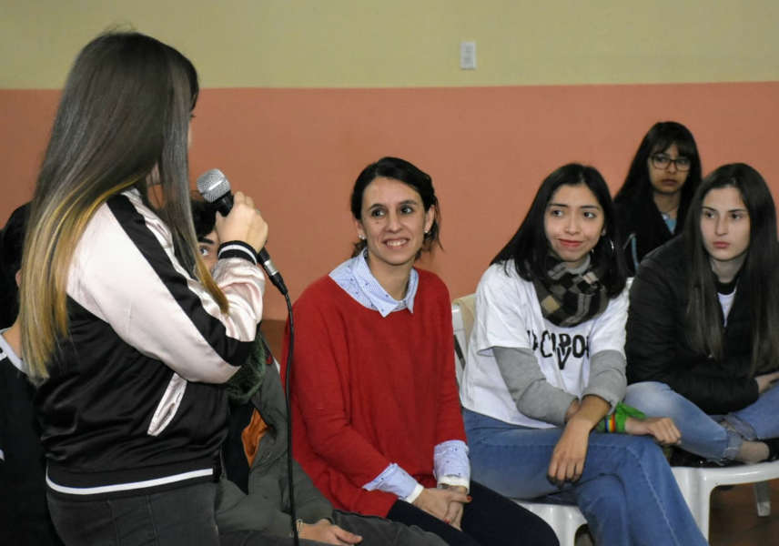 La candidata a diputada provincial Roxana López compartió un encuentro con jóvenes de Tigre