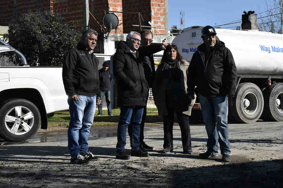 Julio Zamora recorrió obras de asfalto en Benavídez