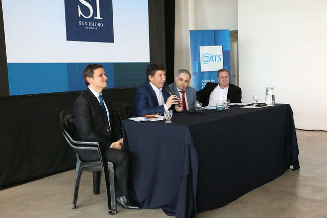 Reunidos en San Isidro, los municipios defienden el cobro de la tasa a las petroleras 