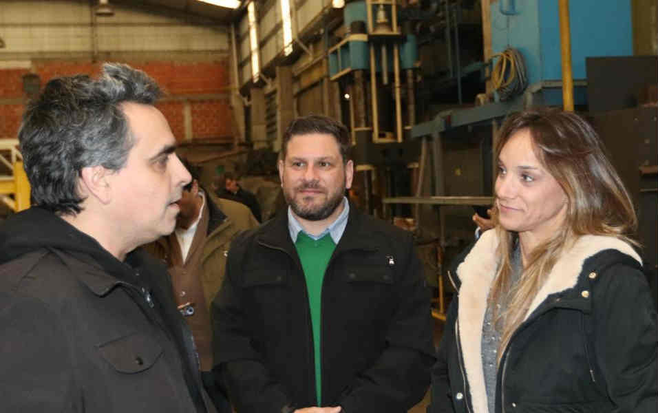 Malena Galmarini pidió “volver  a tener una provincia industrial” durante una recorrida en pymes de Tres de Febrero