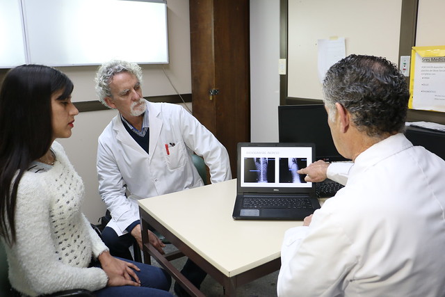 Novedosa operación de columna en el hospital central de San Isidro